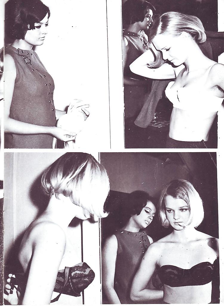 25P Vintage Magazines Petting Girls No 11