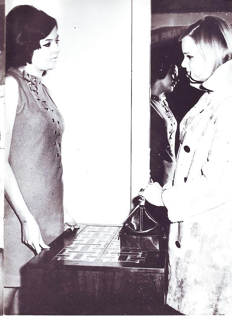25P Vintage Magazines Petting Girls No 11