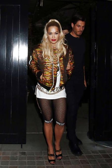 25P RITA ORA,CROTCH,ASS,TITS SHOTS