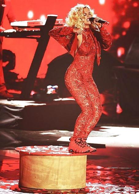 25P RITA ORA,CROTCH,ASS,TITS SHOTS