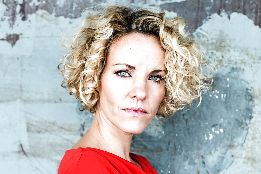 15P Nice German Actor MILF Melanie Wiegmann.