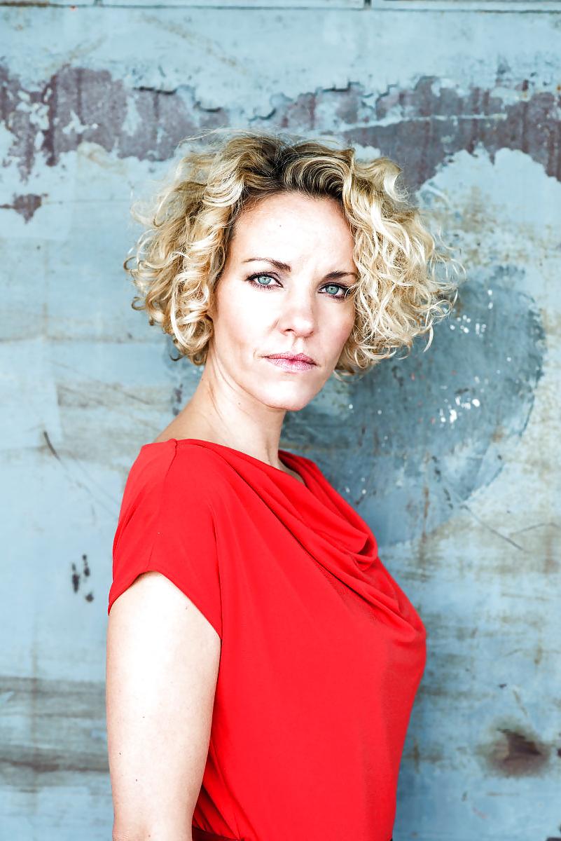 15P Nice German Actor MILF Melanie Wiegmann.