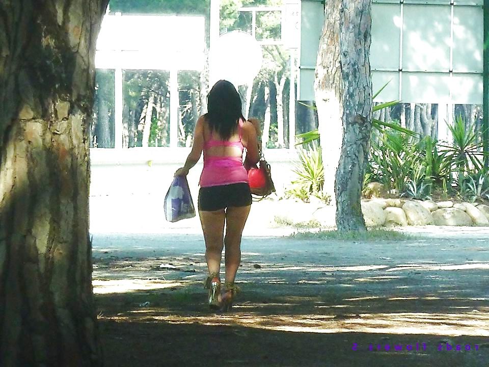 25P European street walkers
