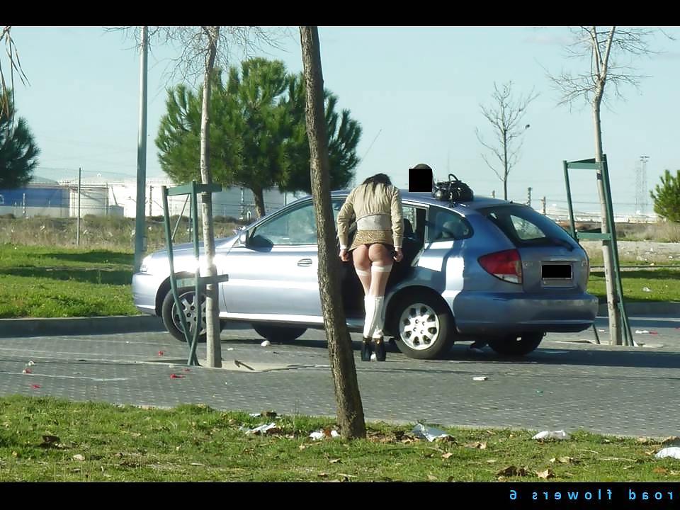 25P European street walkers