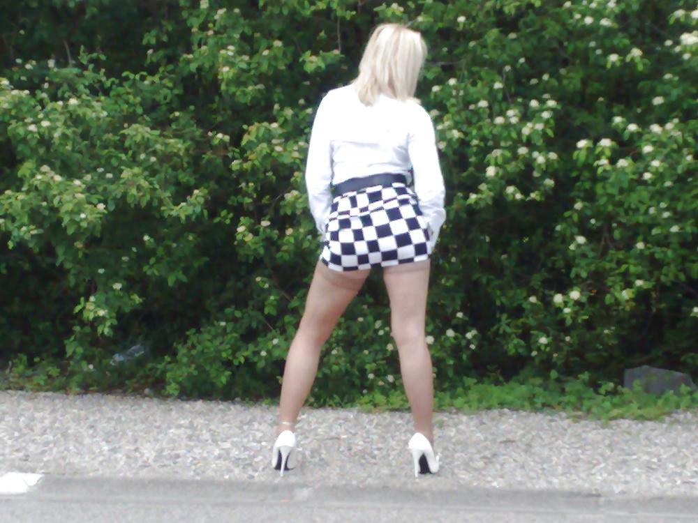 14P Hot blonde slut posing outdour