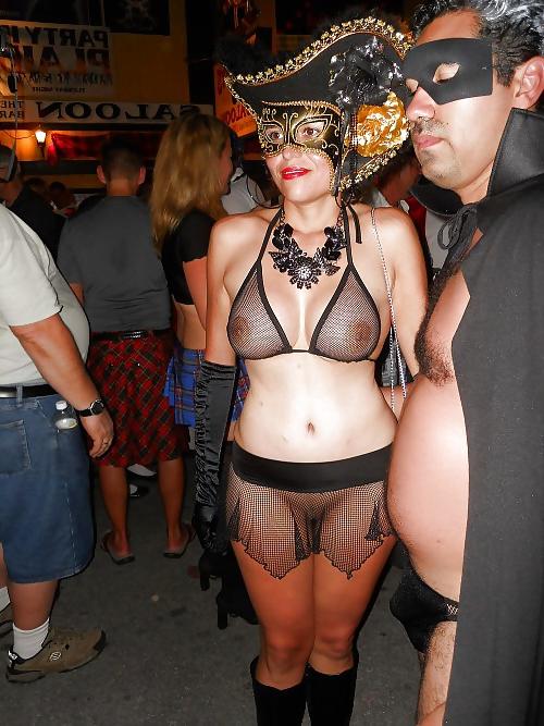 25P Exhibitionist MILF's