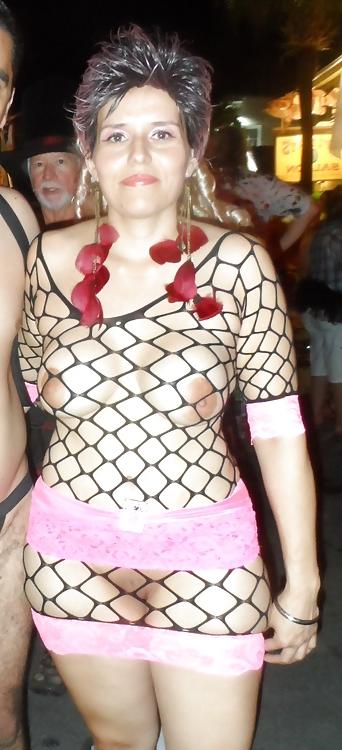 25P Exhibitionist MILF's