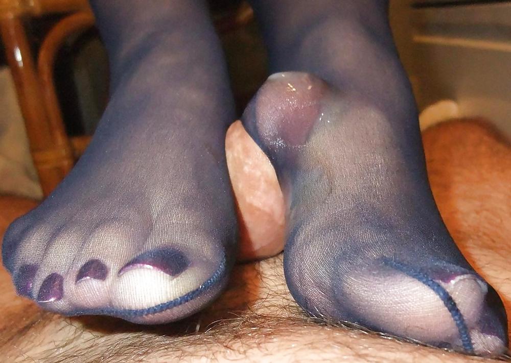 25P More messy feet