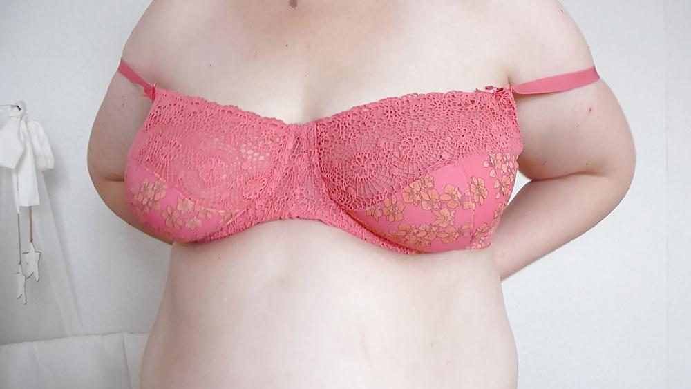 11P Big tits (my wife) 