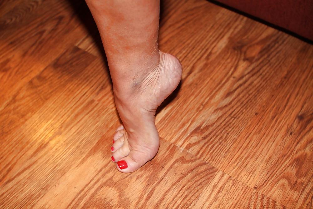 25P FEET FOOT TOES POLISH