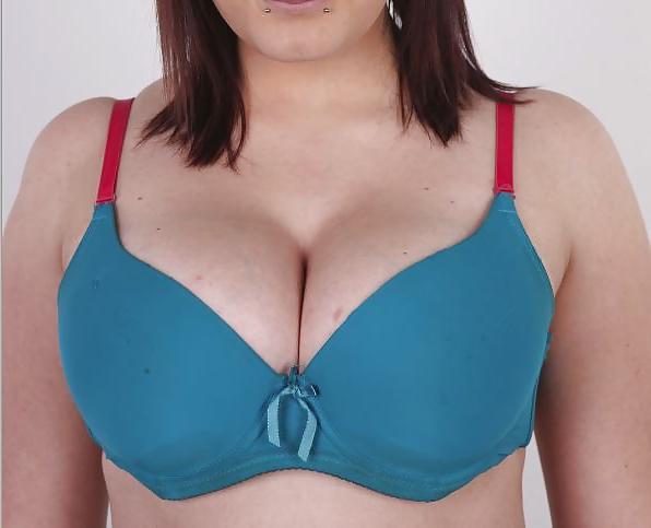 13P Big chunky tits in bra 4
