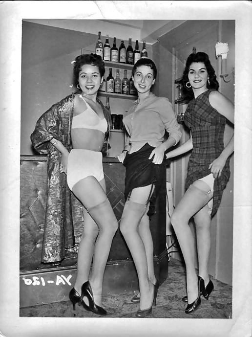 25P Vintage Porn & Girlfriends