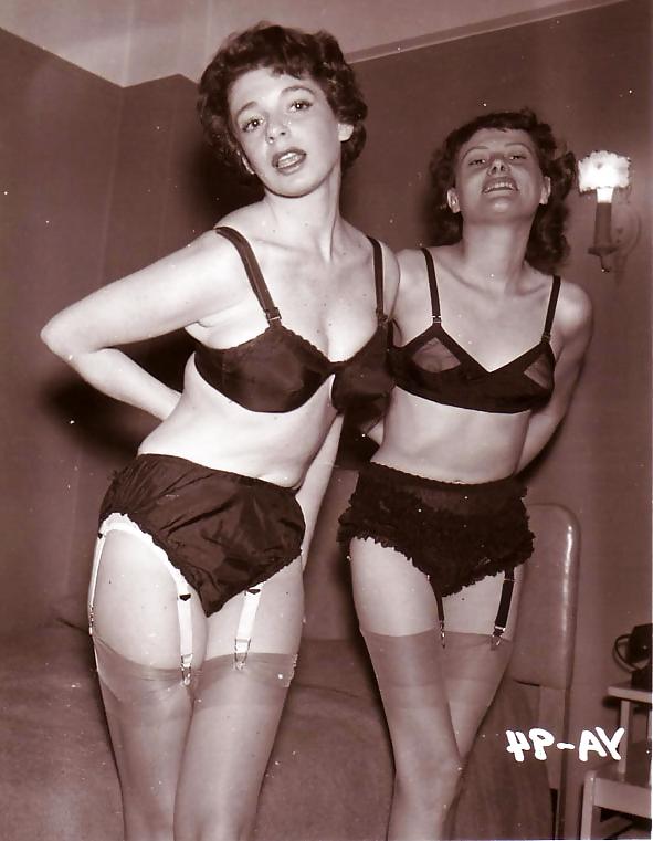 25P Vintage Porn & Girlfriends