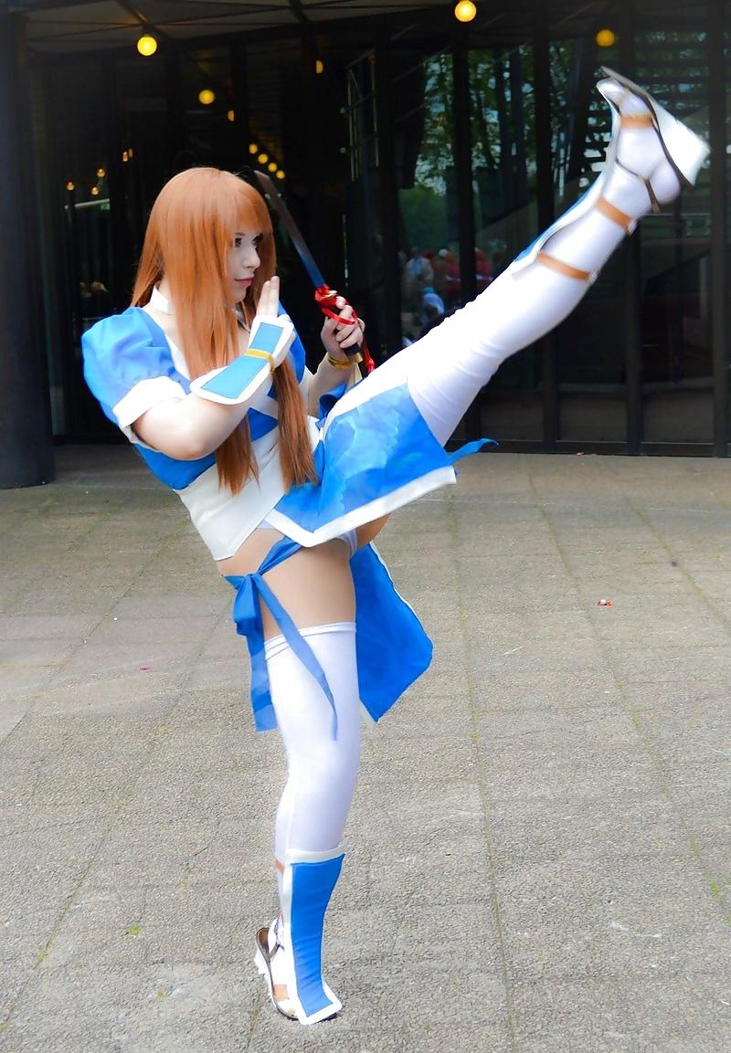 23P Cosplaying Exhibitionist