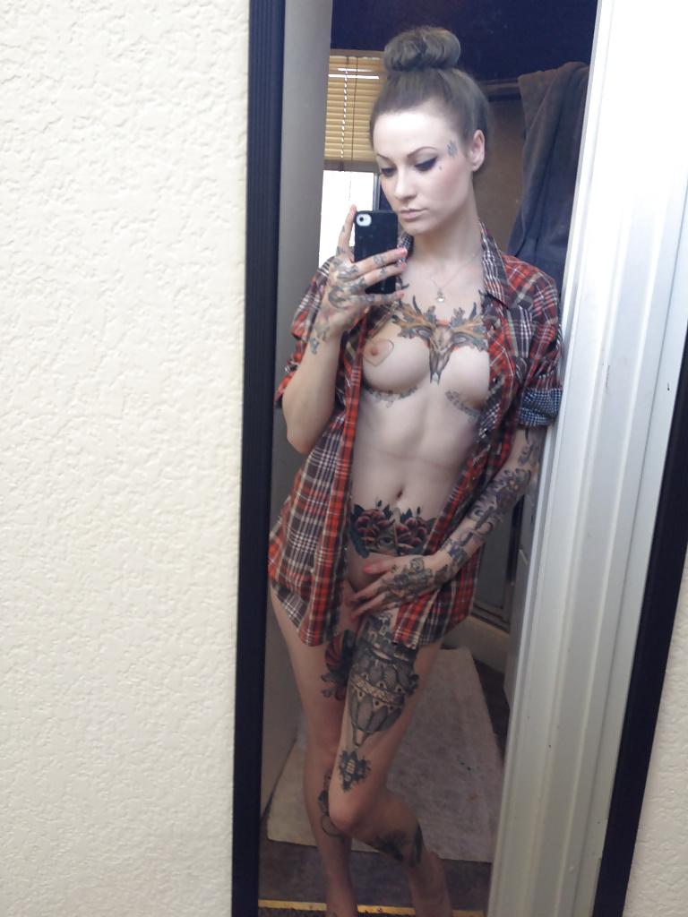 25P Tattoo girls
