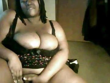 22P C2C BBW Sucks & Fucks Wine Bottle