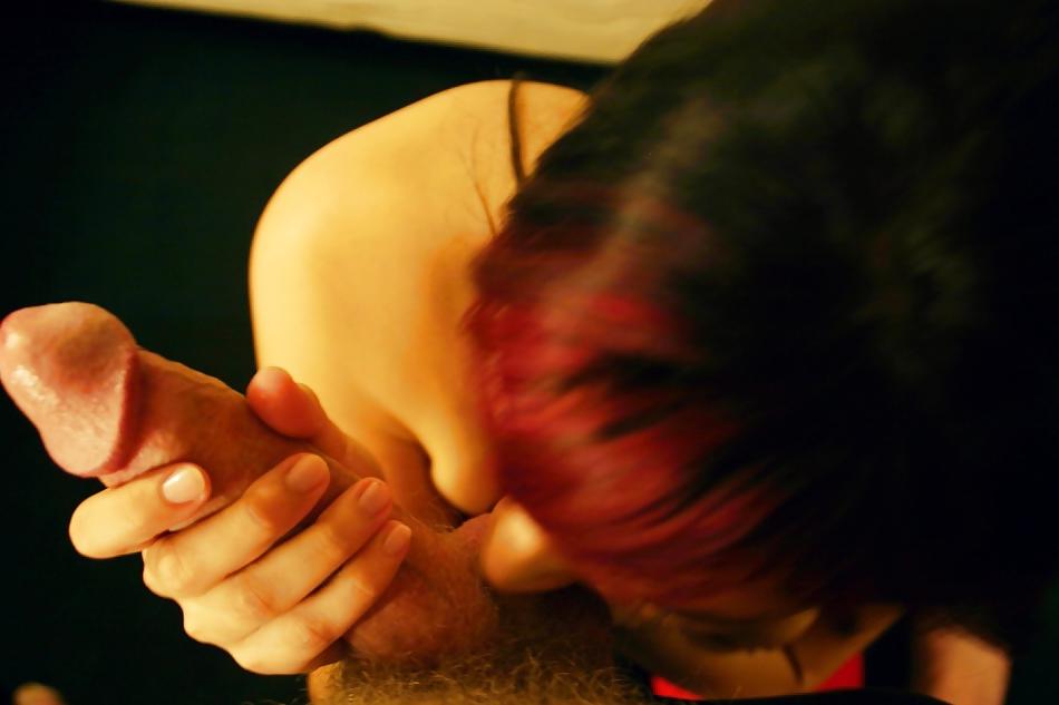 24P Alt chick sucks big cock in POV pictures