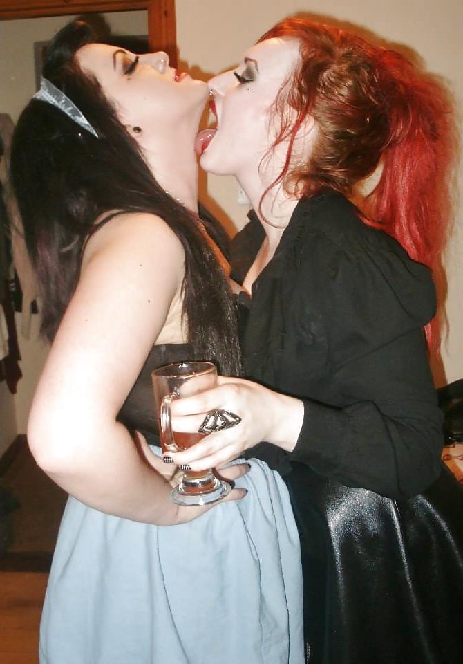 15P Irish goth pin up girl from Galway
