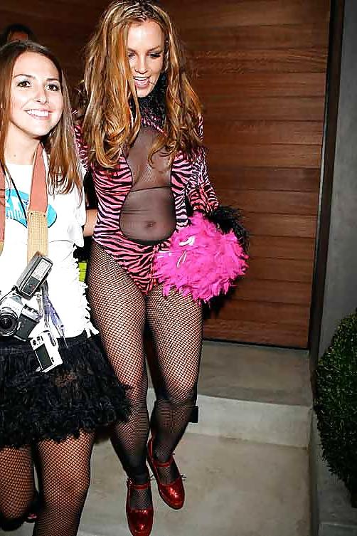 13P 12 REVEALING CELEBRITY HALLOWEEN COSTUMES