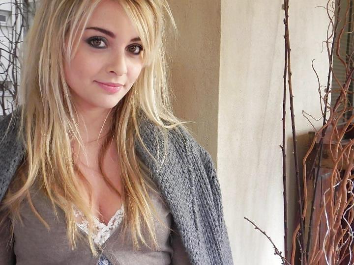 25P Priscilla Betti Sexy