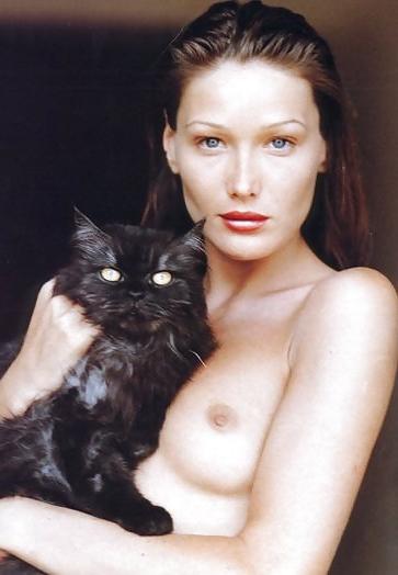 23P French First Lady Carla Bruni  N15
