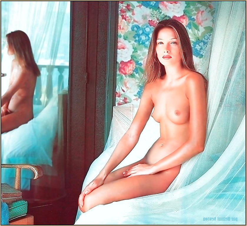 23P French First Lady Carla Bruni  N15