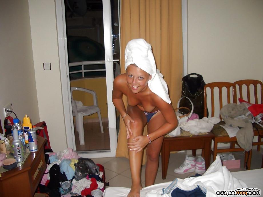 13P Tanned nude beach babe