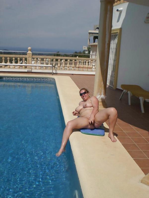 20P Playing in the pool