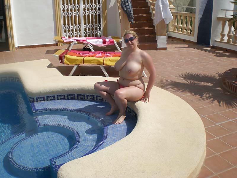 20P Playing in the pool