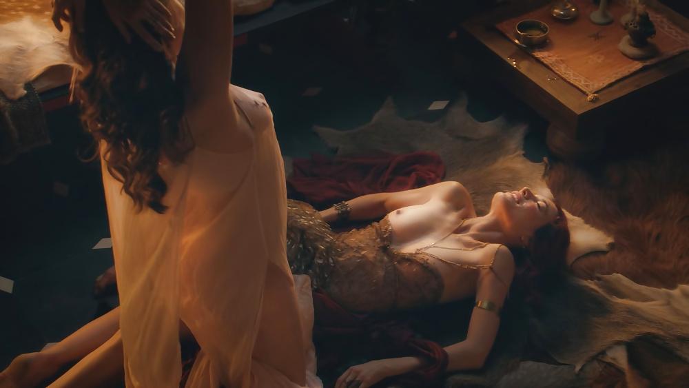 15P Lucy Lawless in Spartacus - Nude
