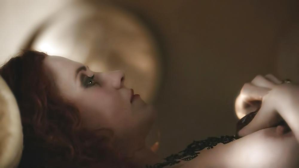 15P Lucy Lawless in Spartacus - Nude