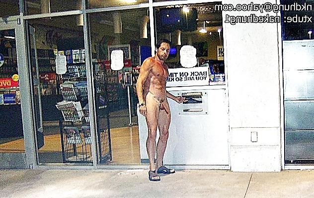 20P Nakedhung exhibitionist bottom in Miami