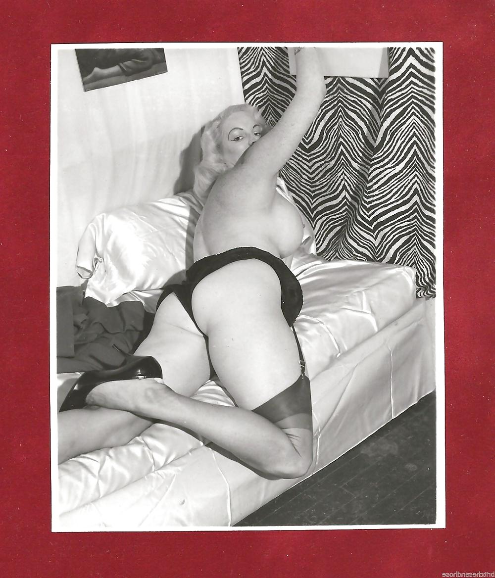 15P Vintage busty blonde