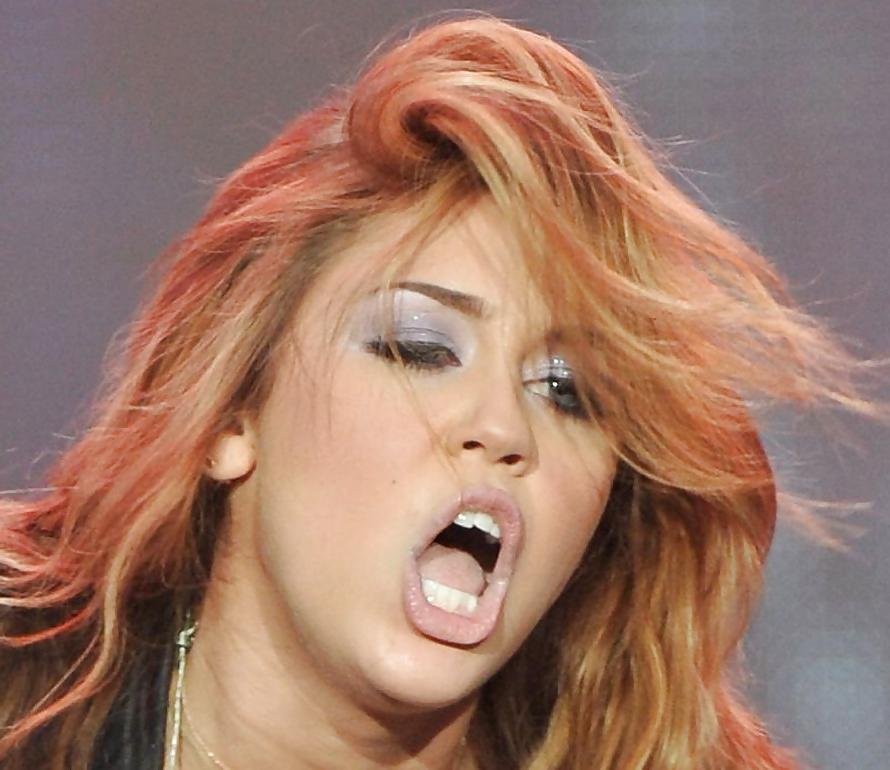 25P Celebrity with open mouths - COCKSUCKING
