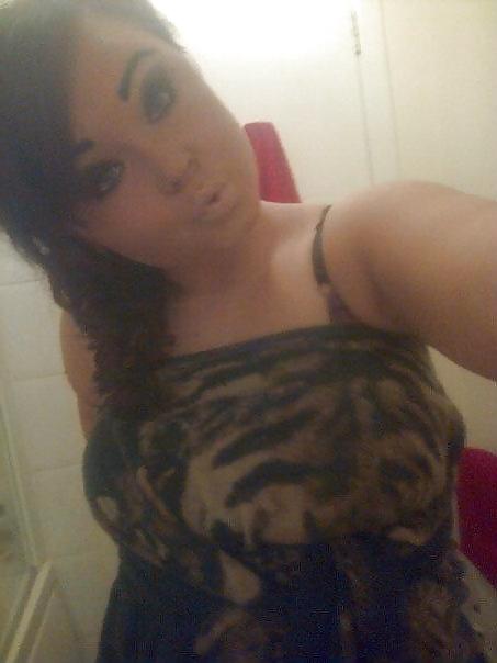 12P Would you empty your balls in chubby chav Sammi? 