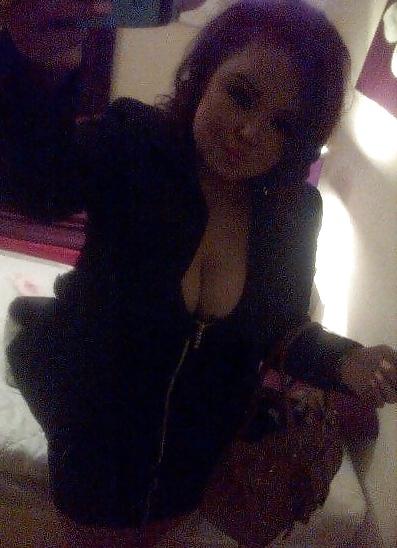 12P Would you empty your balls in chubby chav Sammi? 