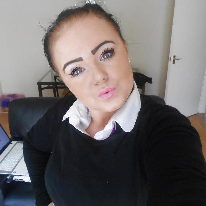 12P Would you empty your balls in chubby chav Sammi? 