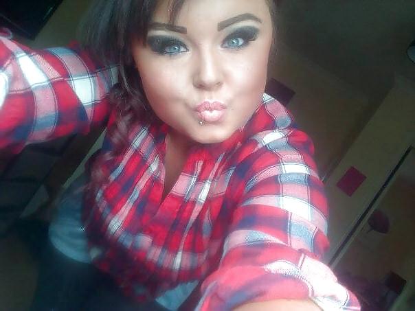 12P Would you empty your balls in chubby chav Sammi? 