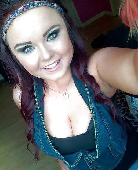 12P Would you empty your balls in chubby chav Sammi? 