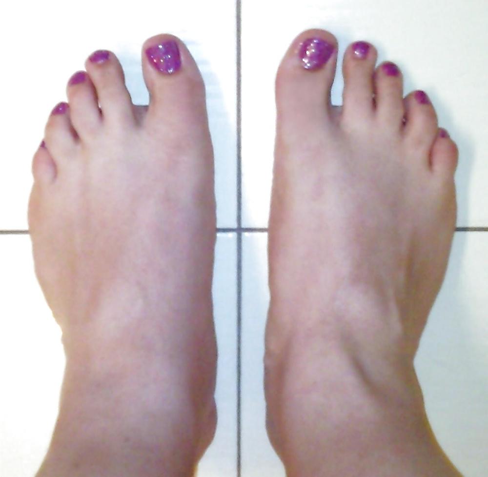 9P Nail polish glitter feet 