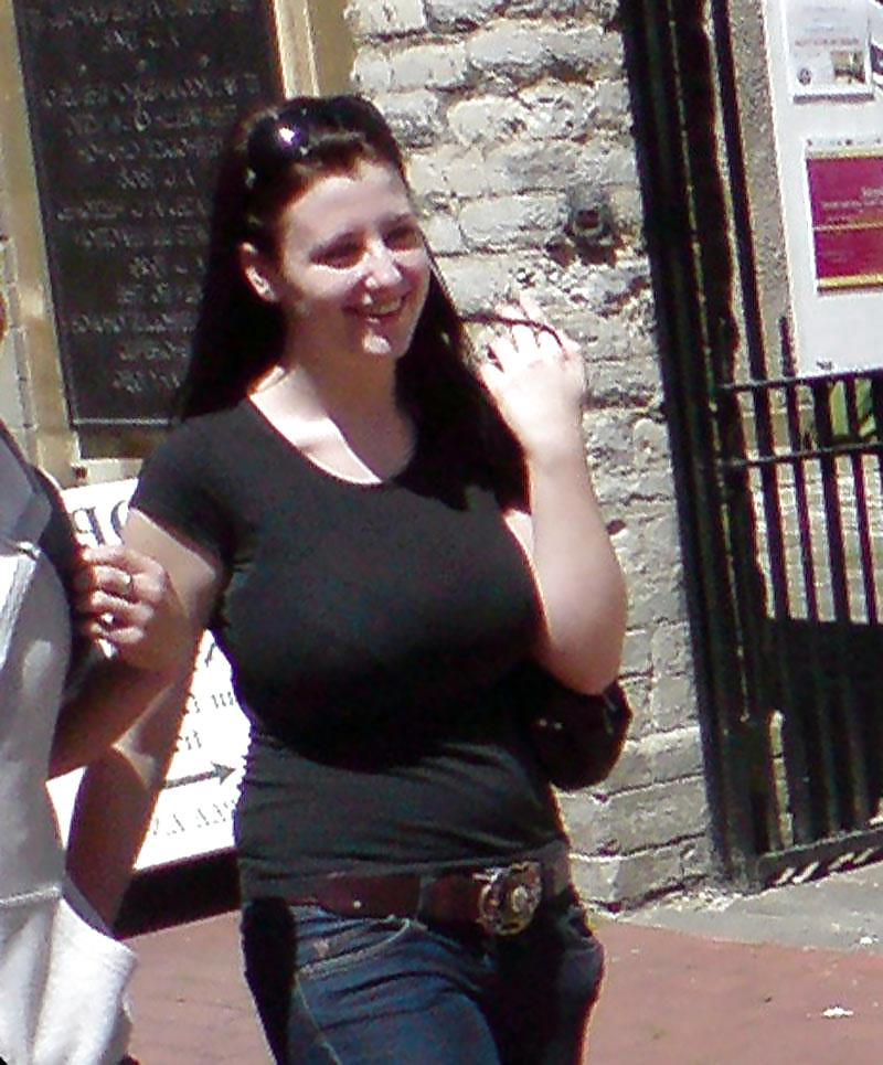 19P Candid Big Tits