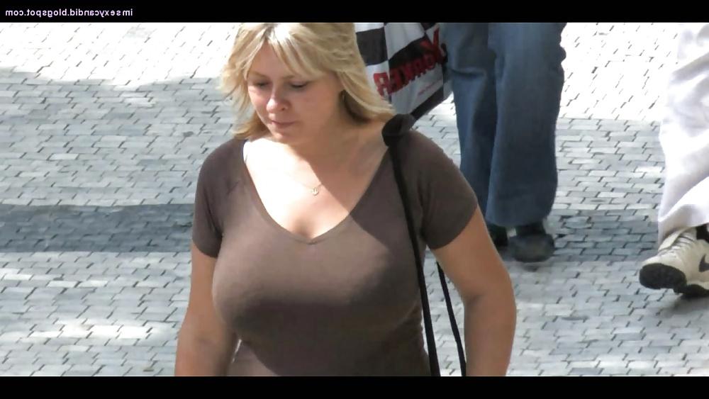 19P Candid Big Tits