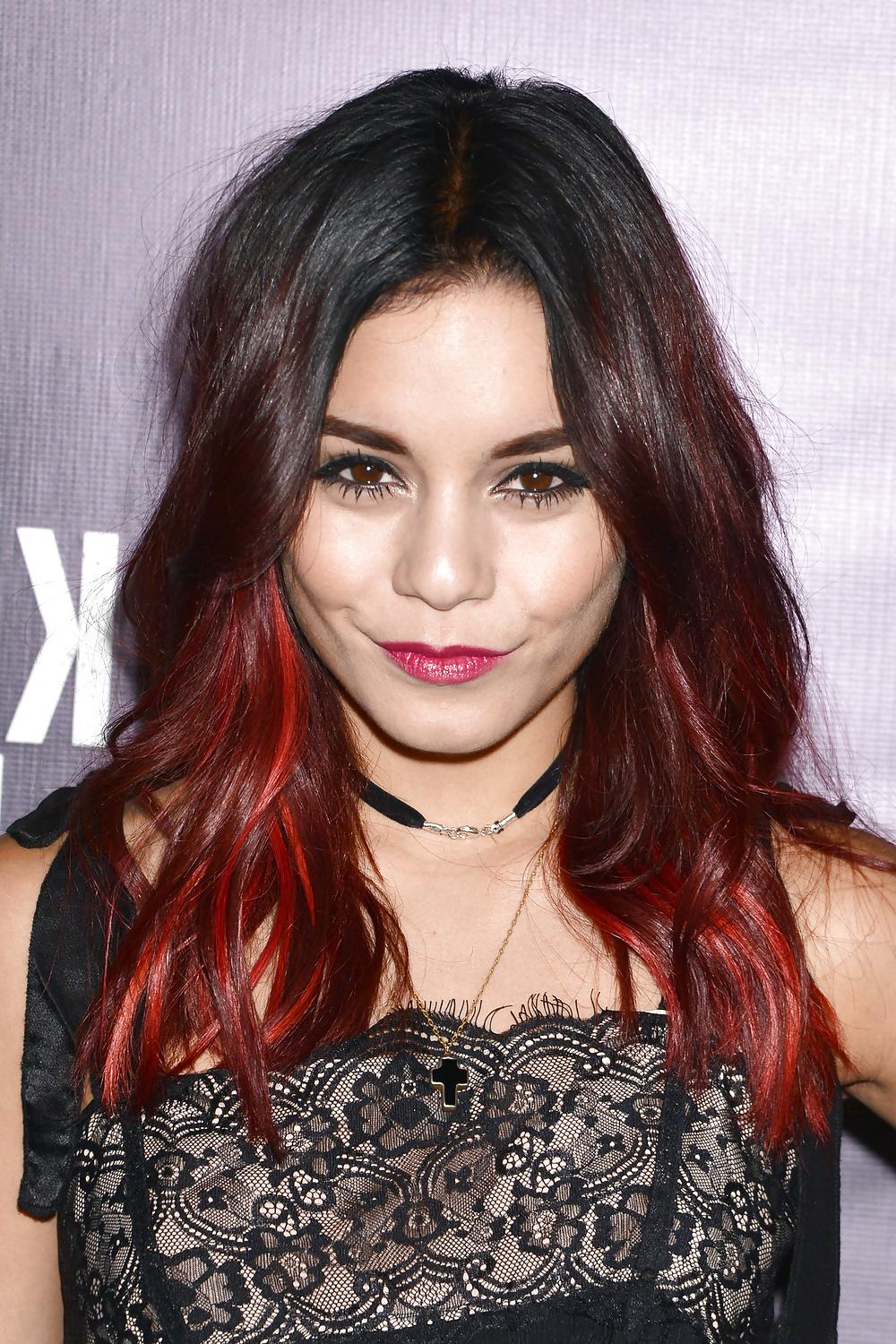 25P Cute celebrity slut Vanessa Hudgens