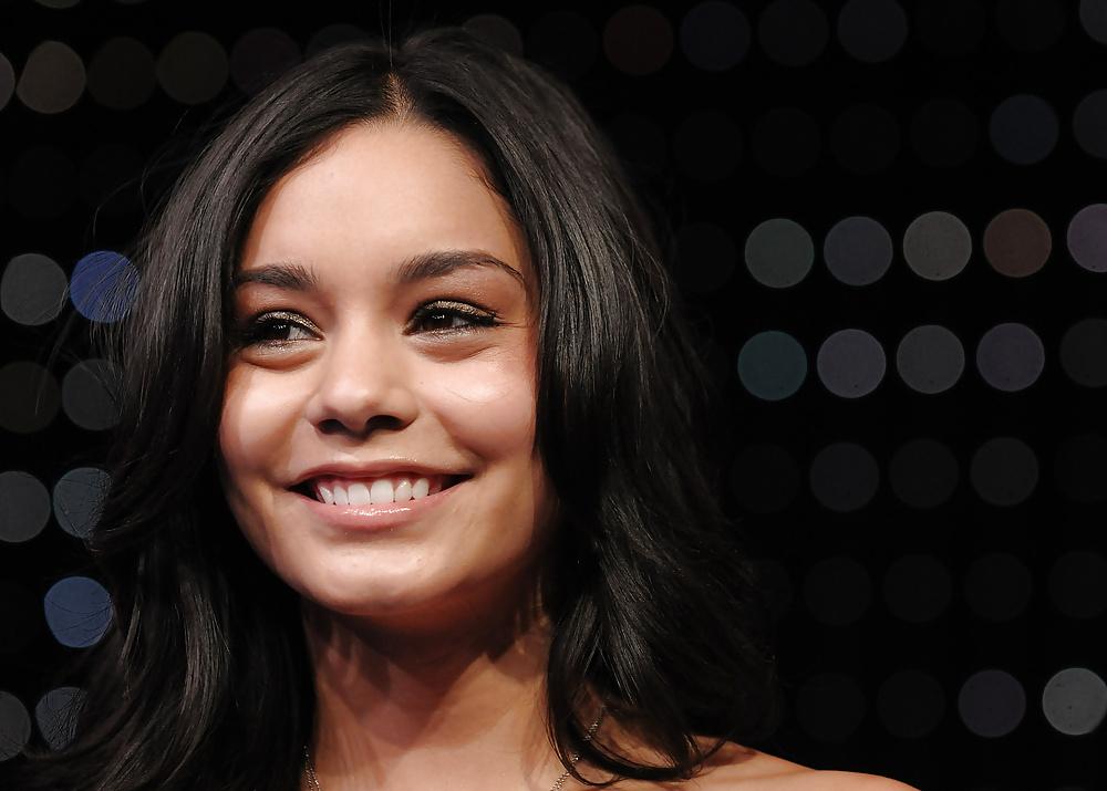 25P Cute celebrity slut Vanessa Hudgens