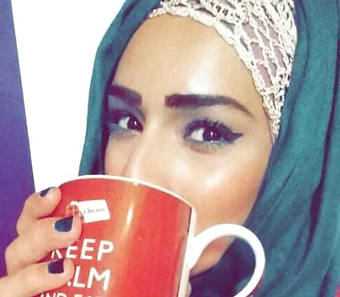 17P Hijab cum whore