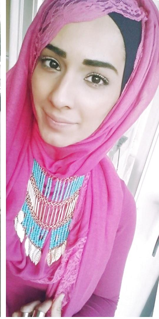 17P Hijab cum whore