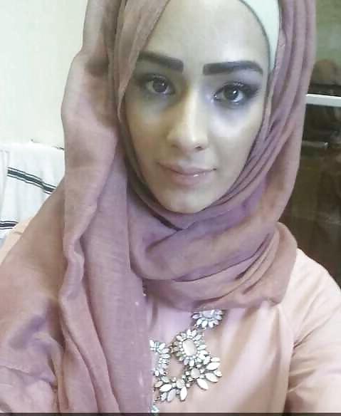 17P Hijab cum whore