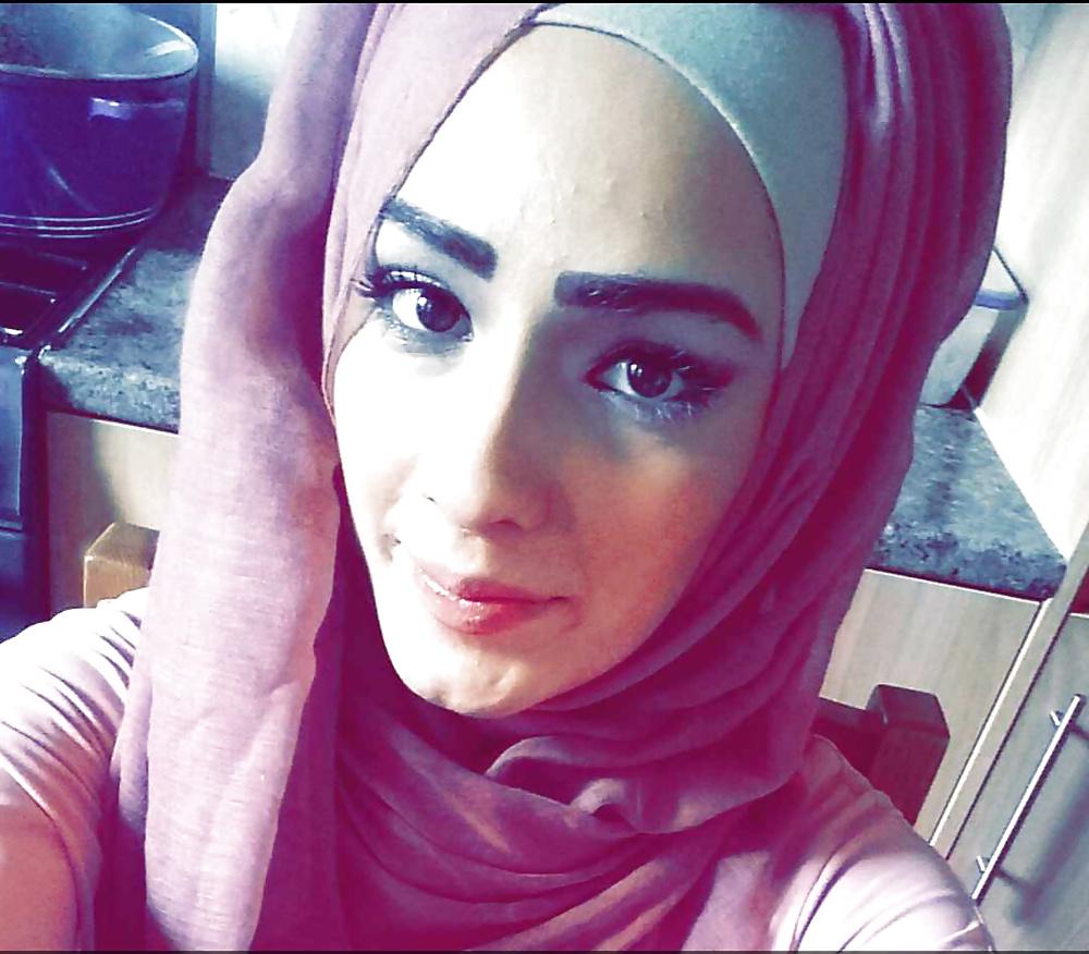 17P Hijab cum whore