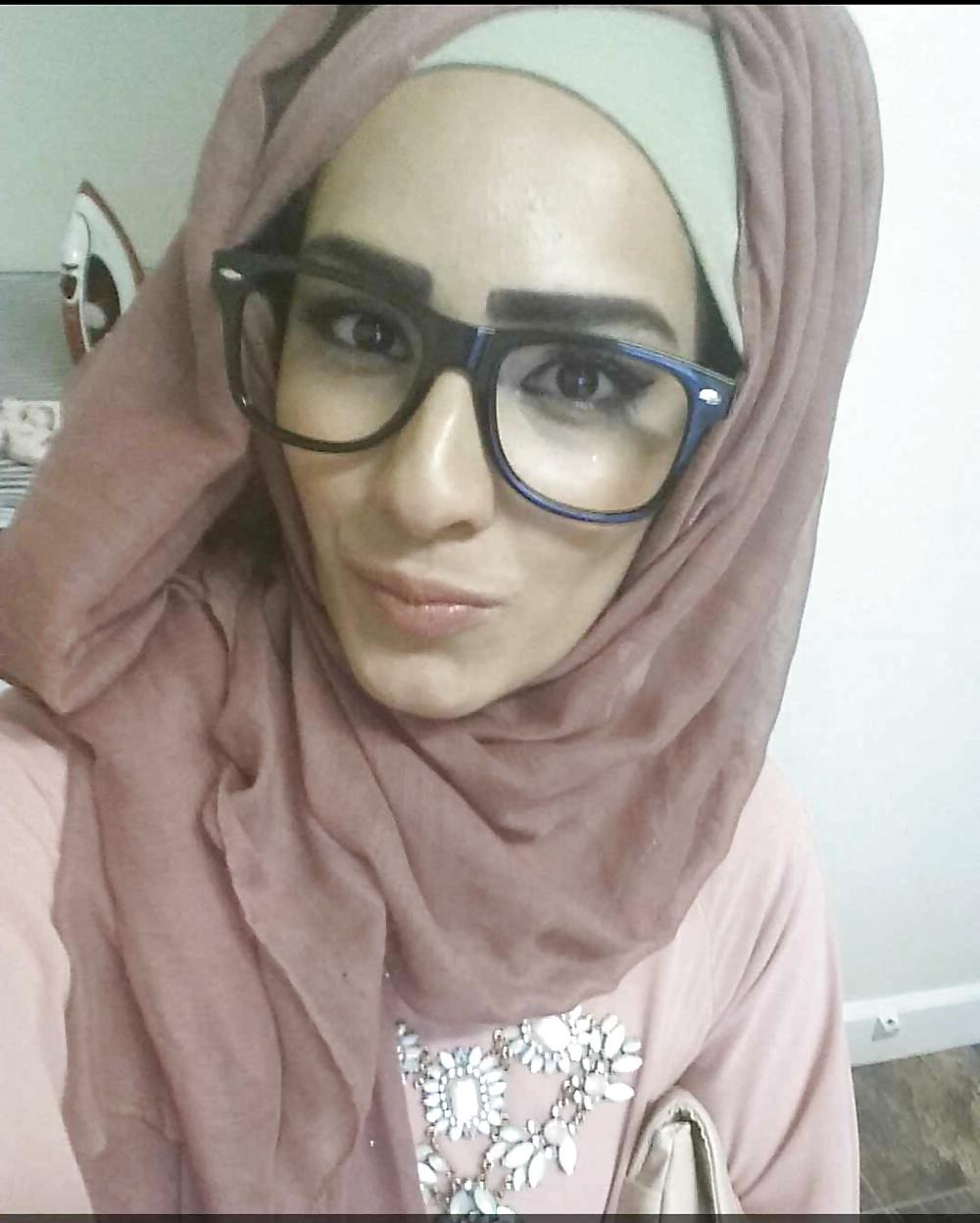 17P Hijab cum whore