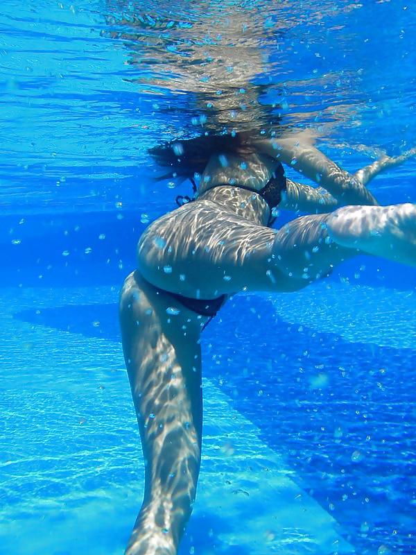 16P Raven Riley in the swimming pool #02